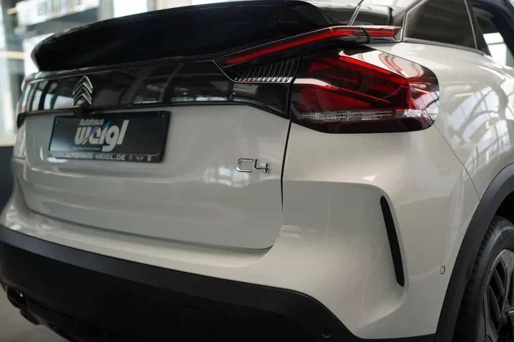 Citroën C4 PureTech 130 Shine Kälte Paket Navi DAB Klima 09/2021-photo-8