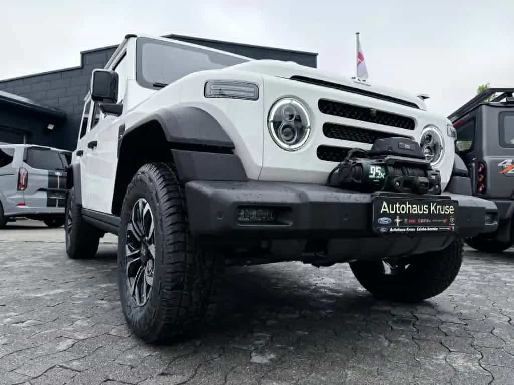 BAW 212 Offroader LED Seilwinde Leder 2.0 Automatik null-photo-0