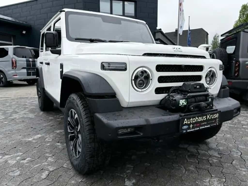 BAW 212 Offroader LED Seilwinde Leder 2.0 Automatik null-photo-4