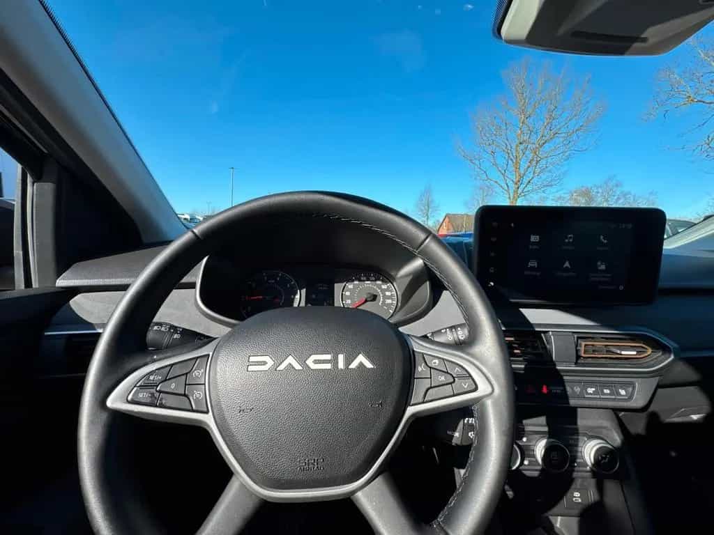 Dacia Jogger Extreme TCe 110 | 7 Sitze | KLIMA 05/2025-photo-24