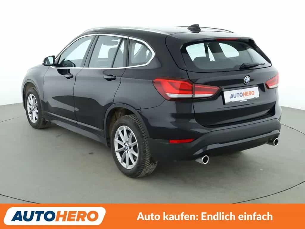 BMW X1 sDrive 20i Advantage Aut.*LED*TEMPO*PDC*SHZ* 03/2021-photo-3