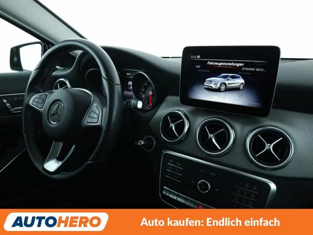 Mercedes-Benz GLA-Class 220 4Matic Urban Aut.*LED*NAVI*TEMPO*PDC*SHZ 12/2017-photo-12
