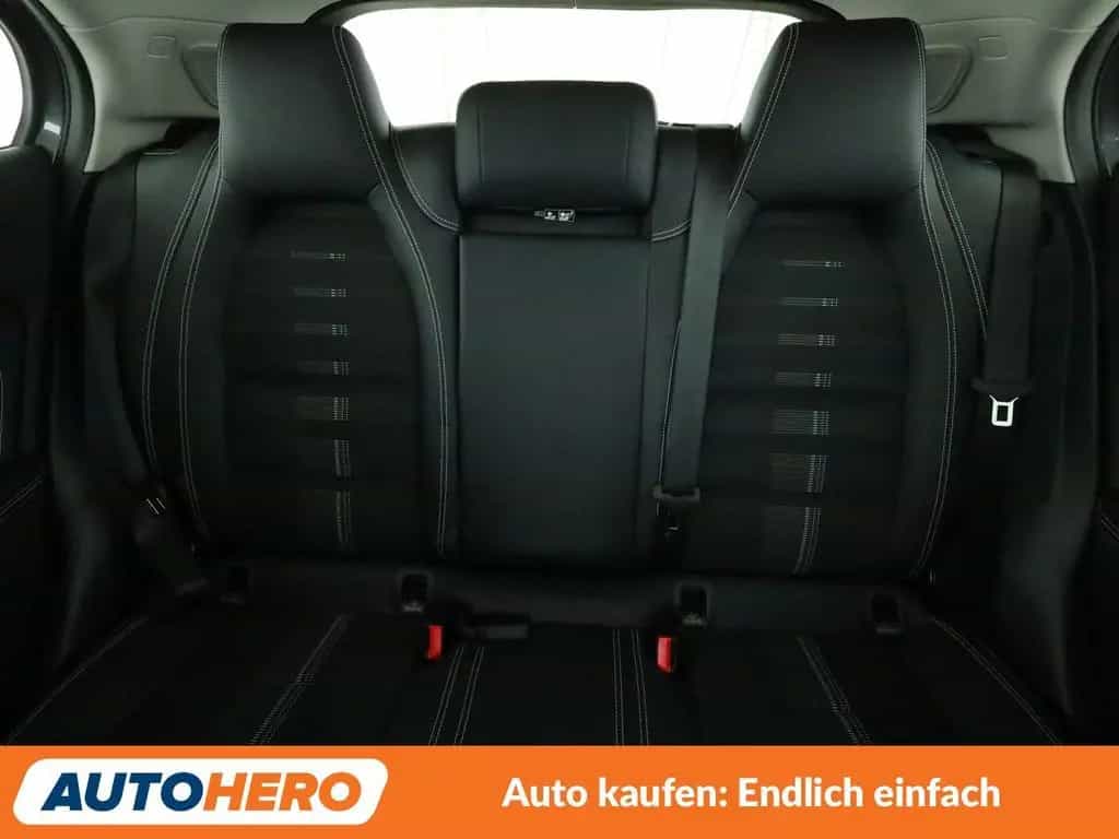Mercedes-Benz GLA-Class 220 4Matic Urban Aut.*LED*NAVI*TEMPO*PDC*SHZ 12/2017-photo-15