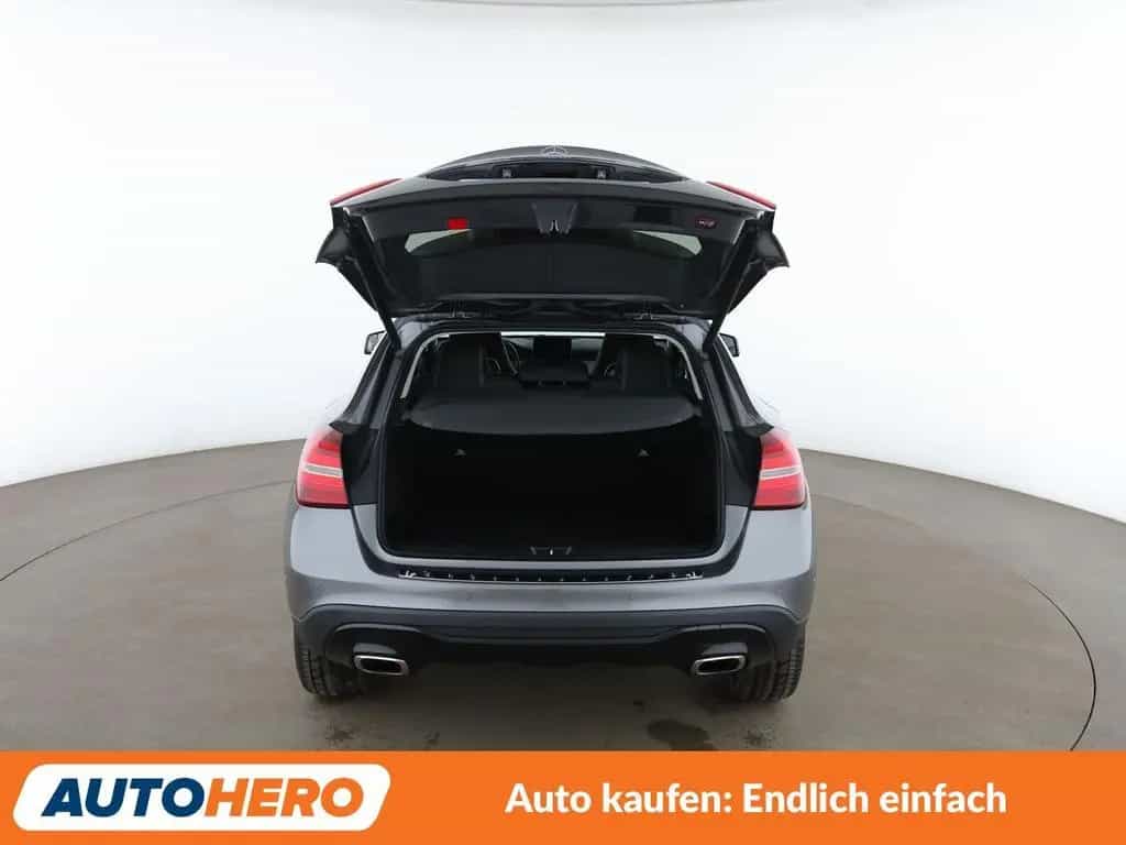 Mercedes-Benz GLA-Class 220 4Matic Urban Aut.*LED*NAVI*TEMPO*PDC*SHZ 12/2017-photo-16
