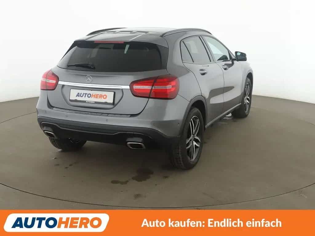 Mercedes-Benz GLA-Class 220 4Matic Urban Aut.*LED*NAVI*TEMPO*PDC*SHZ 12/2017-photo-5