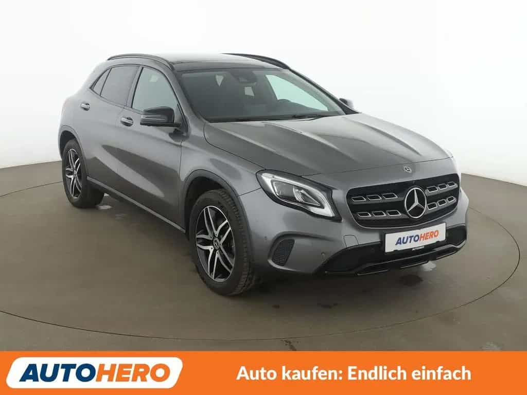 Mercedes-Benz GLA-Class 220 4Matic Urban Aut.*LED*NAVI*TEMPO*PDC*SHZ 12/2017-photo-7