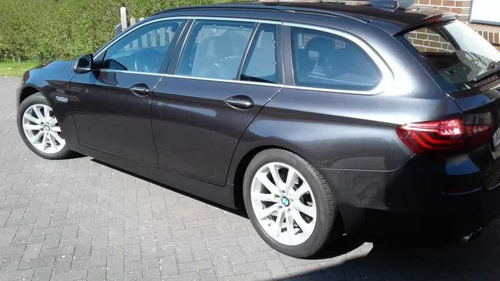 BMW 5 Series 520 Touring Automatik top gepflegt mit... 09/2016-photo-2