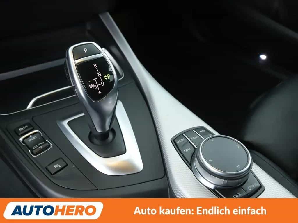 BMW M140 Special Edition Aut.*NAVI*LED*TEMPO*PDC* 04/2019-photo-22