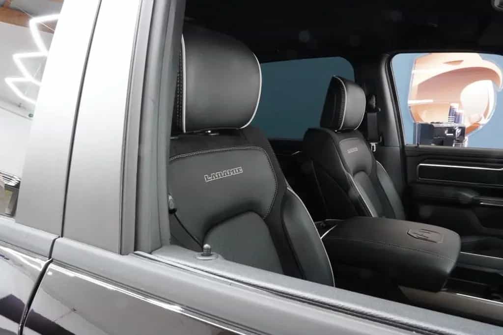 Dodge RAM Sport 3.0 420 PS Black 06/2024-photo-15