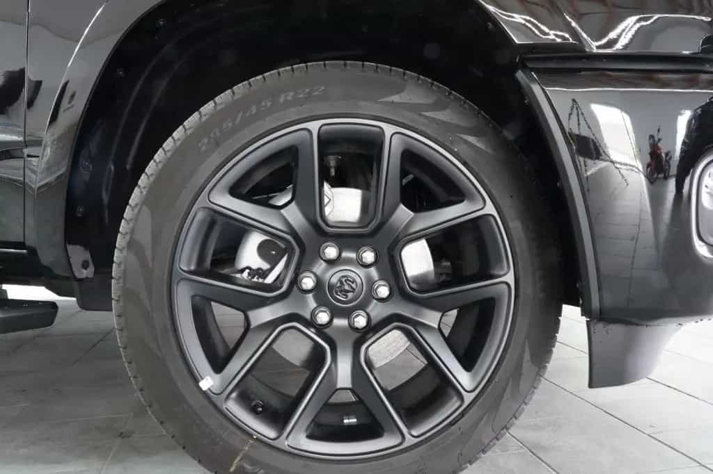 Dodge RAM Sport 3.0 420 PS Black 06/2024-photo-19