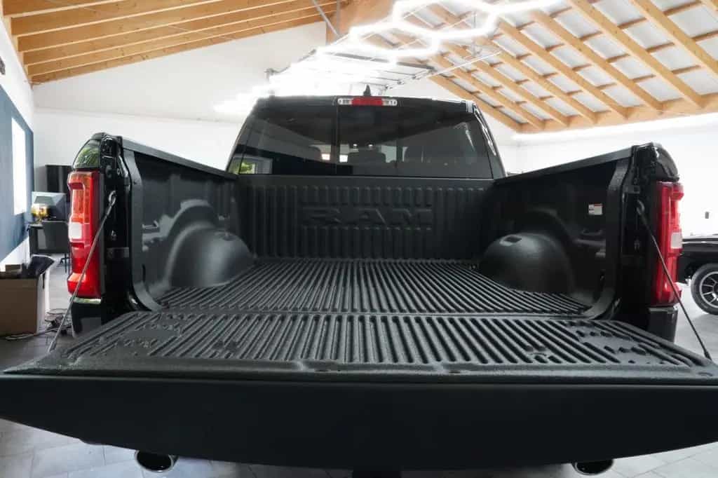 Dodge RAM Sport 3.0 420 PS Black 06/2024-photo-21