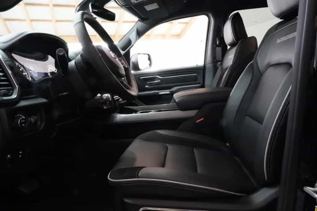 Dodge RAM Sport 3.0 420 PS Black 06/2024-photo-23