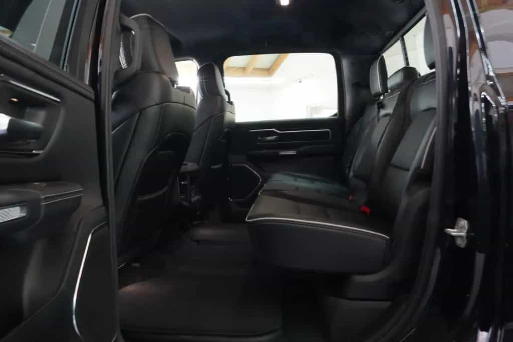 Dodge RAM Sport 3.0 420 PS Black 06/2024-photo-24