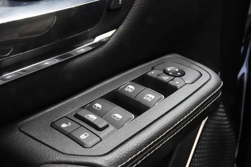 Dodge RAM Sport 3.0 420 PS Black 06/2024-photo-27