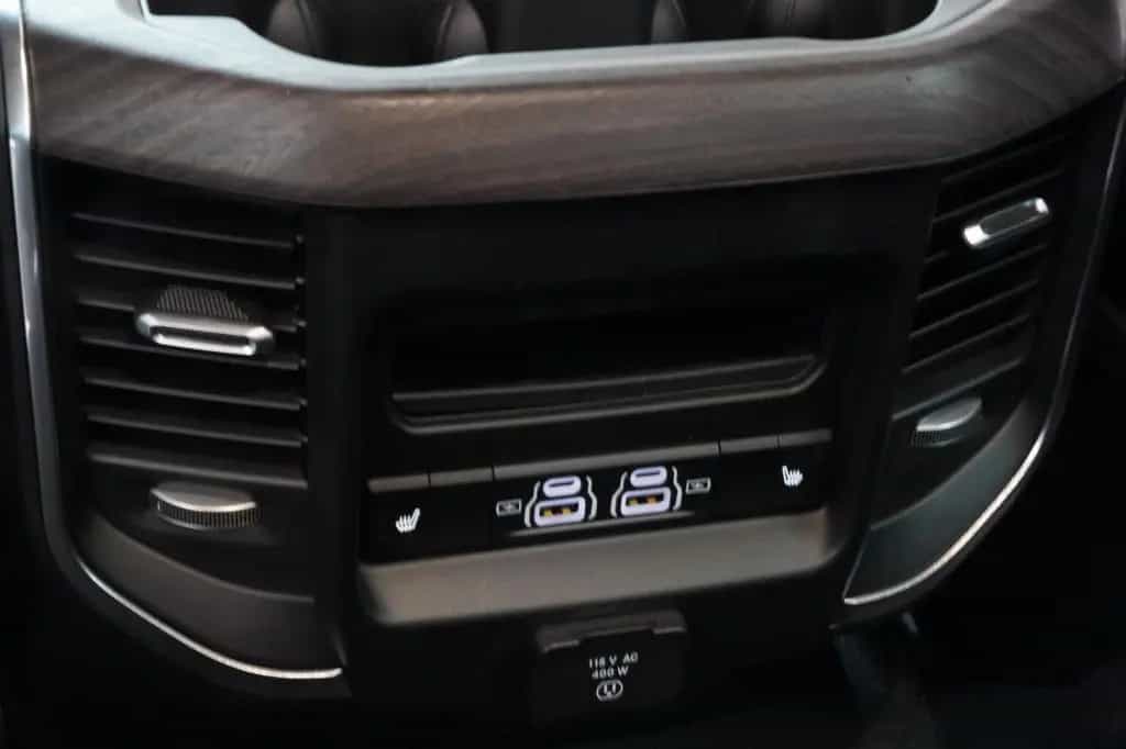 Dodge RAM Sport 3.0 420 PS Black 06/2024-photo-28