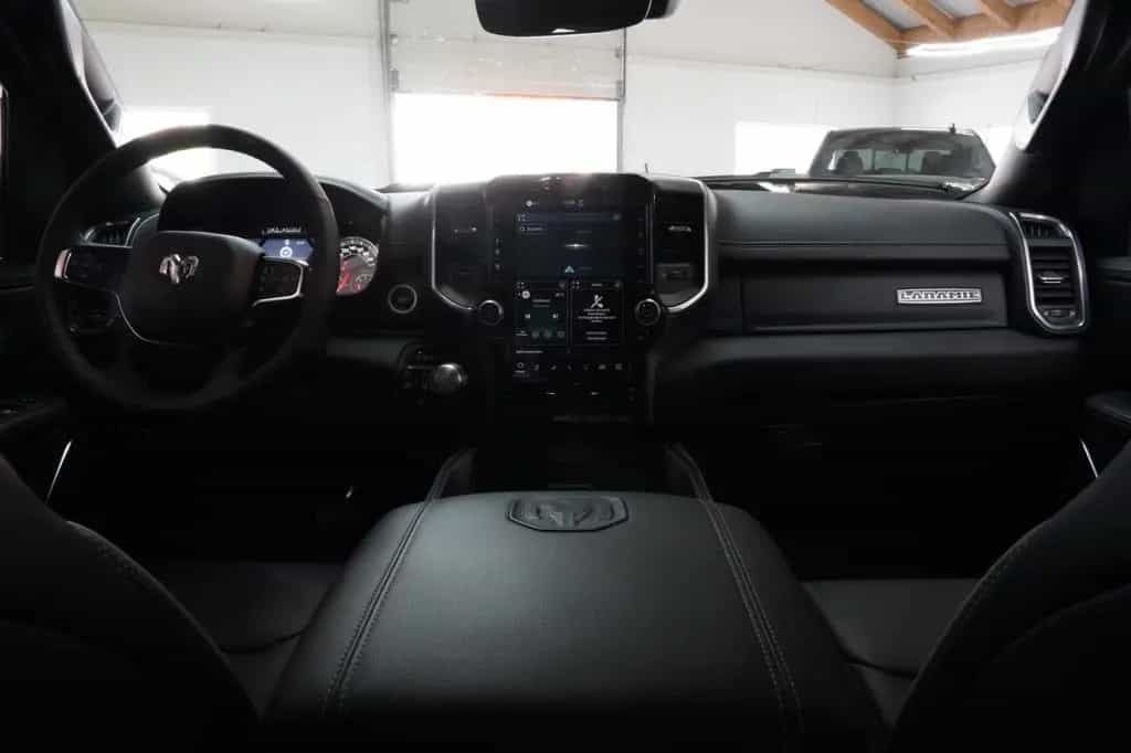 Dodge RAM Sport 3.0 420 PS Black 06/2024-photo-29