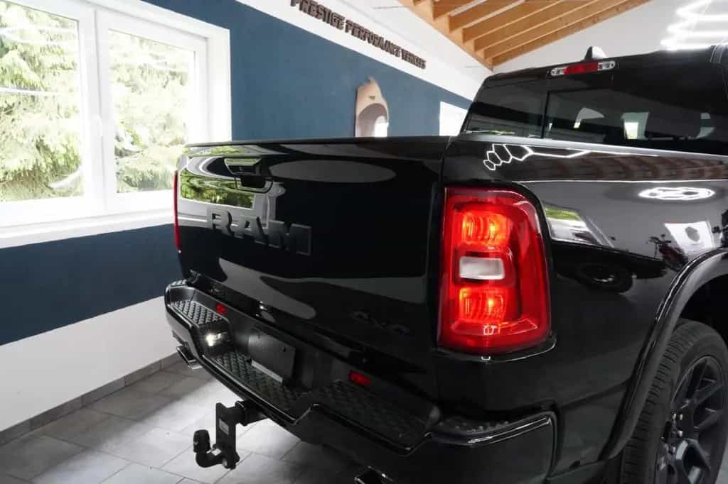 Dodge RAM Sport 3.0 420 PS Black 06/2024-photo-3