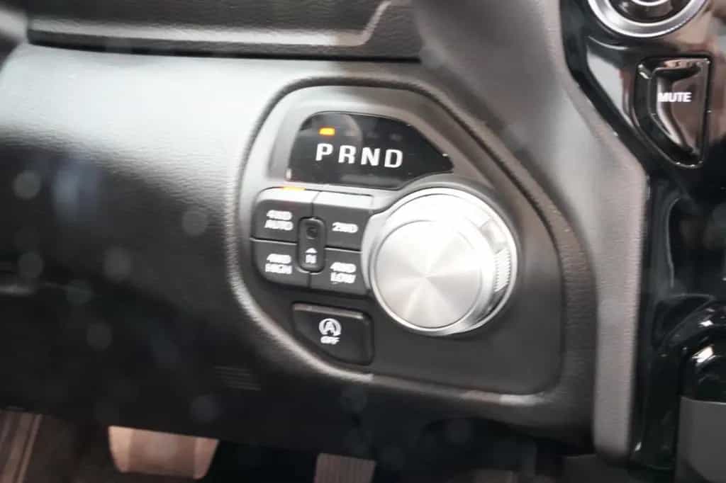 Dodge RAM Sport 3.0 420 PS Black 06/2024-photo-32