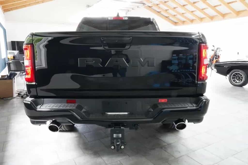 Dodge RAM Sport 3.0 420 PS Black 06/2024-photo-4