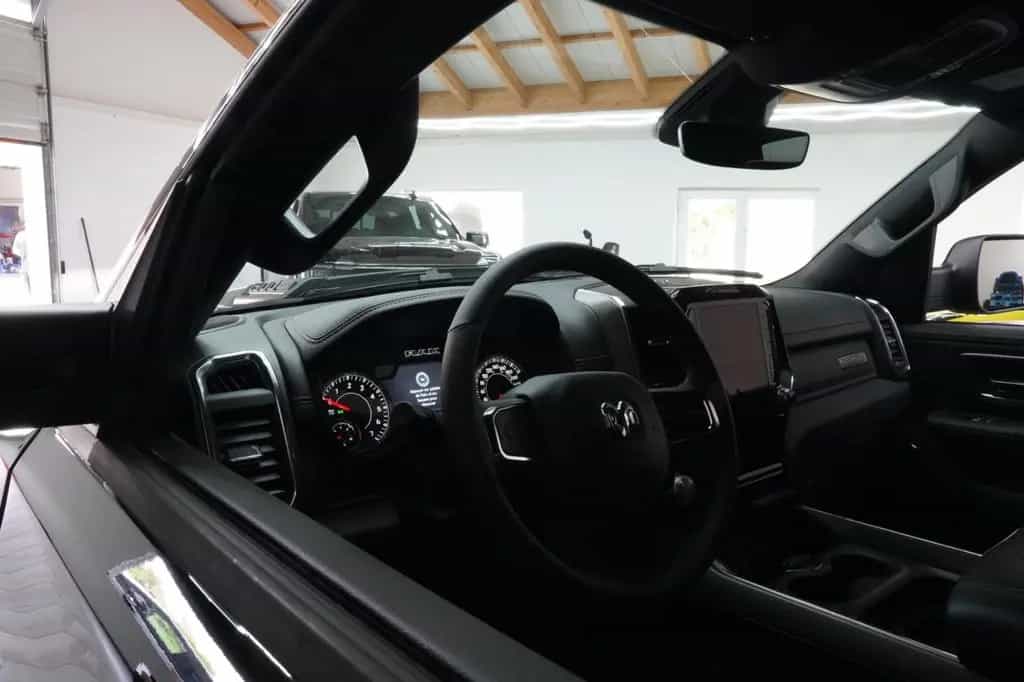 Dodge RAM Sport 3.0 420 PS Black 06/2024-photo-6