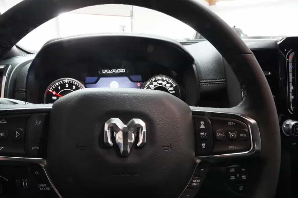 Dodge RAM Sport 3.0 420 PS Black 06/2024-photo-7