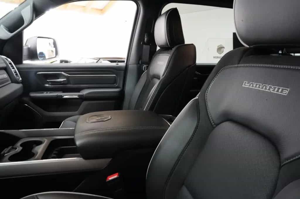 Dodge RAM Sport 3.0 420 PS Black 06/2024-photo-9