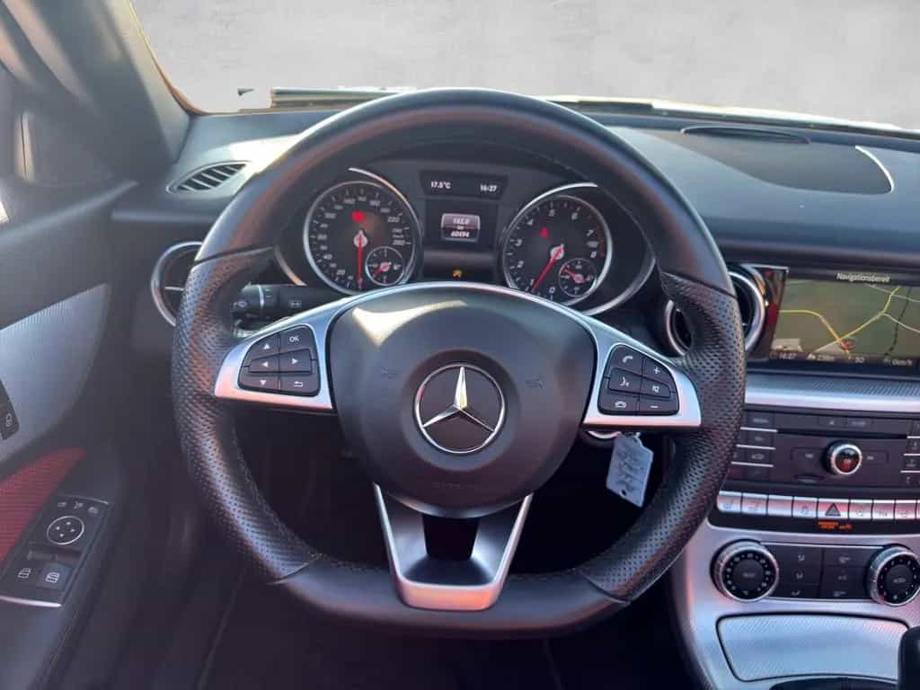 Mercedes-Benz SLC 180 Roadster|NAVI|LED|Panorama|Airscarf 01/2018-photo-16