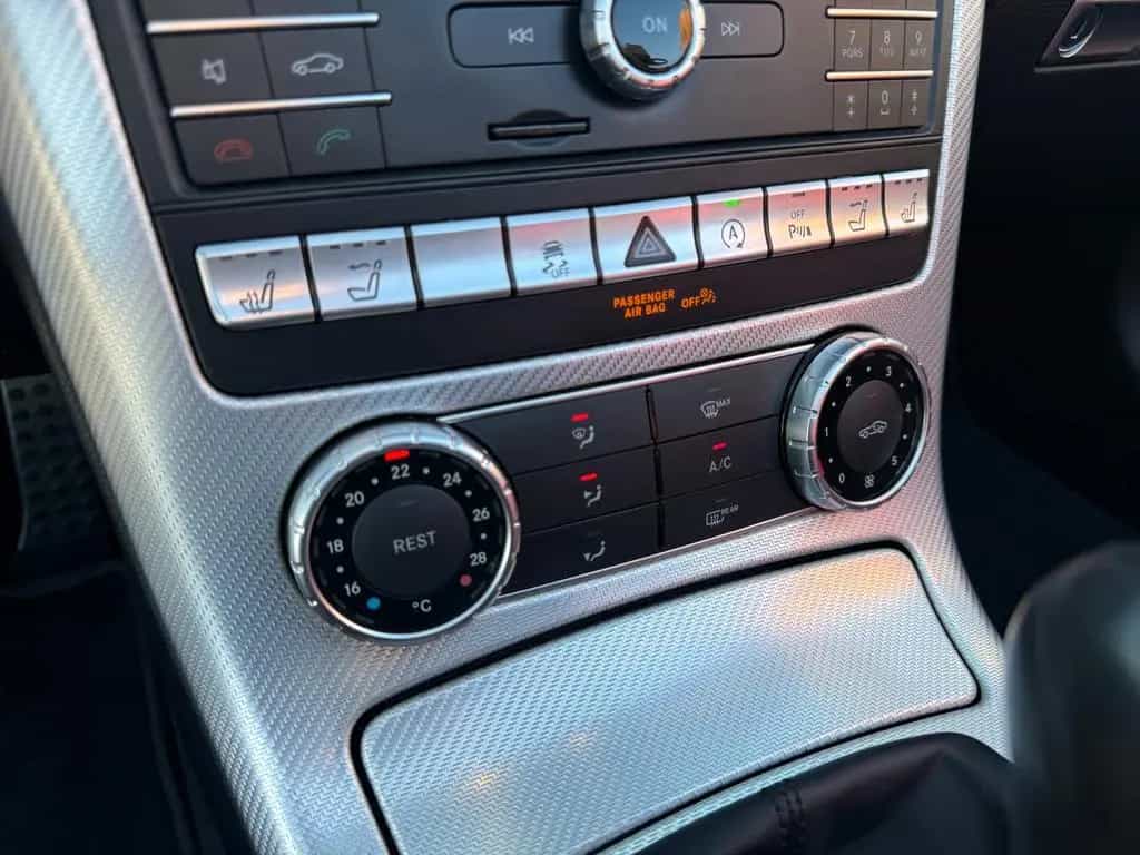 Mercedes-Benz SLC 180 Roadster|NAVI|LED|Panorama|Airscarf 01/2018-photo-20