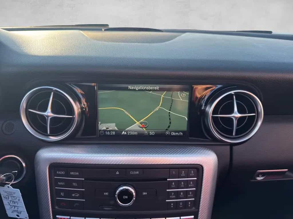 Mercedes-Benz SLC 180 Roadster|NAVI|LED|Panorama|Airscarf 01/2018-photo-24