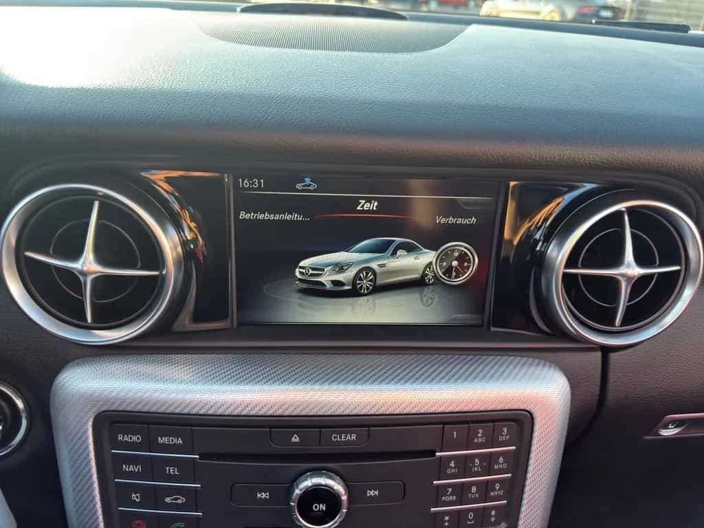 Mercedes-Benz SLC 180 Roadster|NAVI|LED|Panorama|Airscarf 01/2018-photo-25