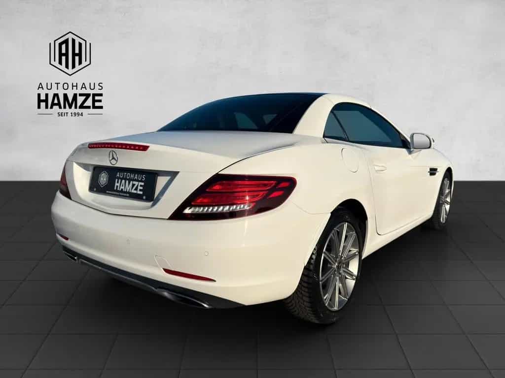 Mercedes-Benz SLC 180 Roadster|NAVI|LED|Panorama|Airscarf 01/2018-photo-4