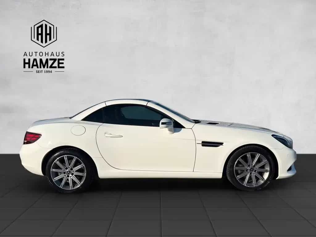 Mercedes-Benz SLC 180 Roadster|NAVI|LED|Panorama|Airscarf 01/2018-photo-5