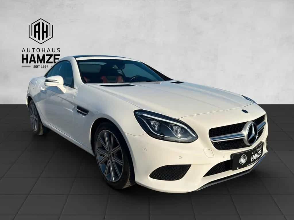 Mercedes-Benz SLC 180 Roadster|NAVI|LED|Panorama|Airscarf 01/2018-photo-6