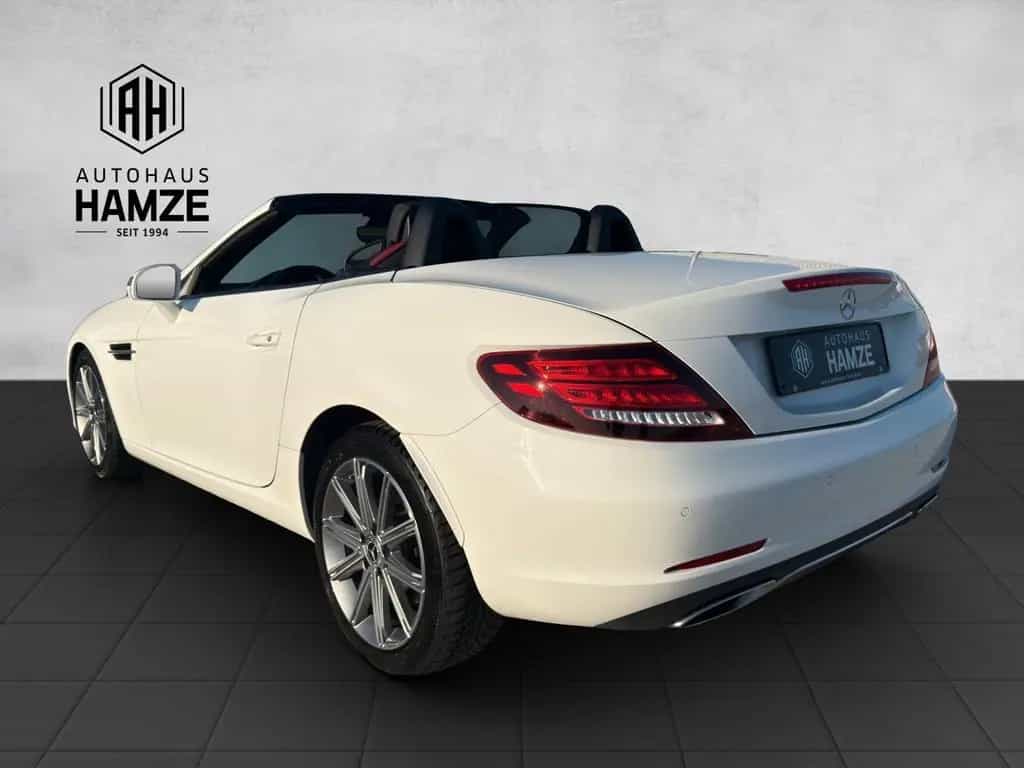 Mercedes-Benz SLC 180 Roadster|NAVI|LED|Panorama|Airscarf 01/2018-photo-9