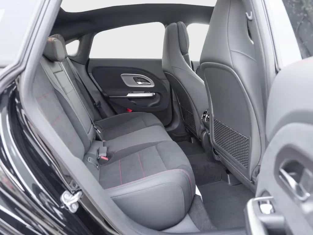 Mercedes-Benz CLA 180 AMG Night Panorama MBUX Navi AHK 360° 02/2026-photo-10