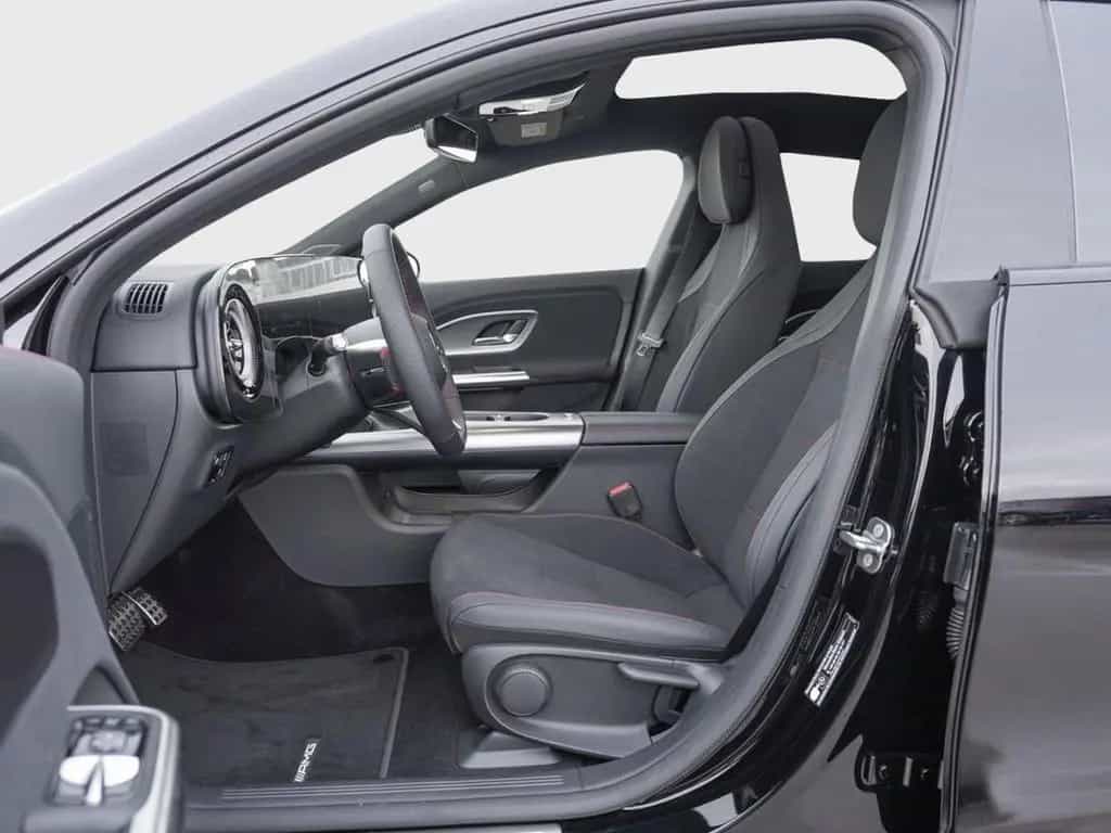 Mercedes-Benz CLA 180 AMG Night Panorama MBUX Navi AHK 360° 02/2026-photo-6