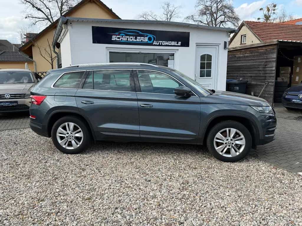 Skoda Kodiaq Style 4x4 DSG ACC RFK MFL AHK Appel Car 08/2019-photo-3