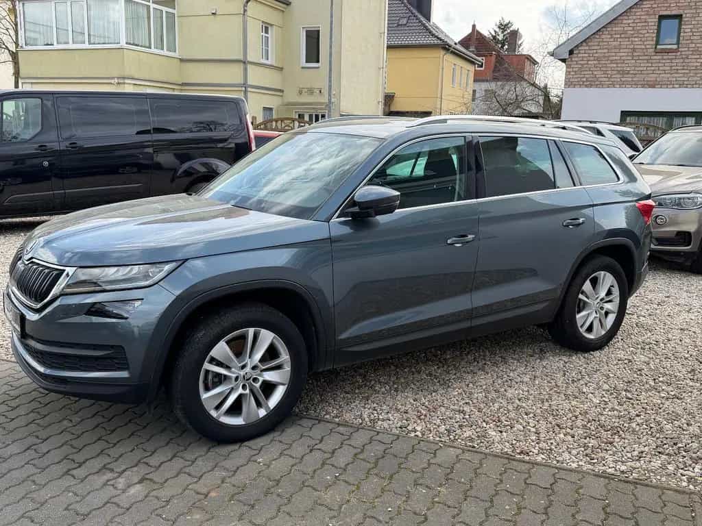 Skoda Kodiaq Style 4x4 DSG ACC RFK MFL AHK Appel Car 08/2019-photo-7