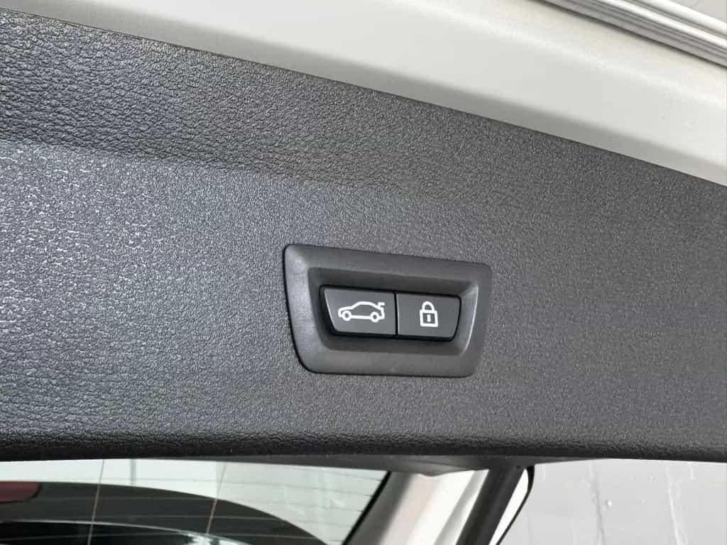 BMW X1 sDrive 20 i xLine ACC LED Kamera Ambiente Nav 06/2017-photo-13