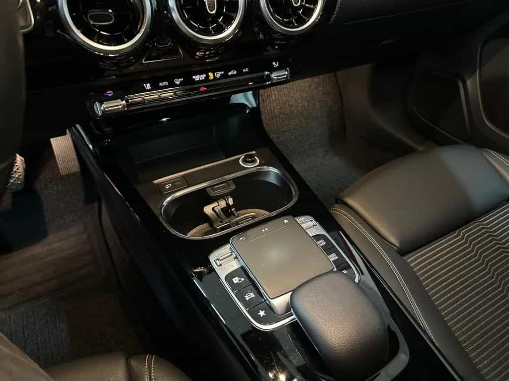 Mercedes-Benz A-Class 180 *GROßES.DISPLAY*LED*SITZHEIZ*TEMPOMAT* 10/2019-photo-11