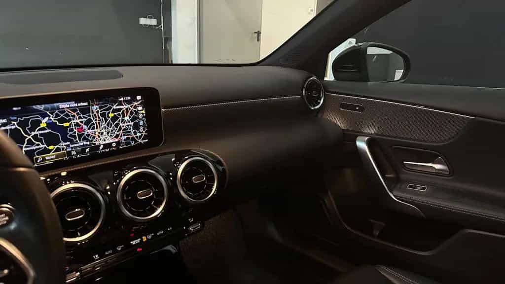 Mercedes-Benz A-Class 180 *GROßES.DISPLAY*LED*SITZHEIZ*TEMPOMAT* 10/2019-photo-16