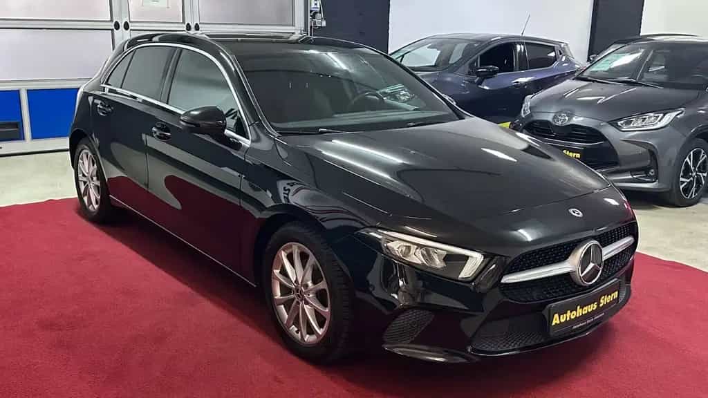 Mercedes-Benz A-Class 180 *GROßES.DISPLAY*LED*SITZHEIZ*TEMPOMAT* 10/2019-photo-2