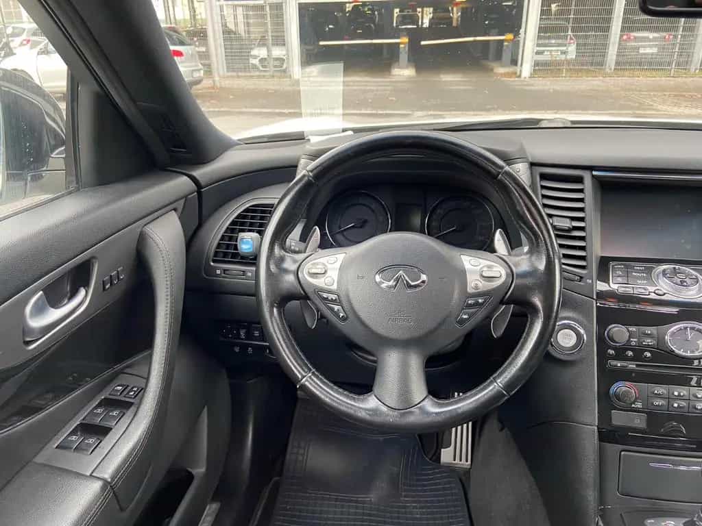 Infiniti QX70 3.0 d S  Vollaustattung 01/2016-photo-14
