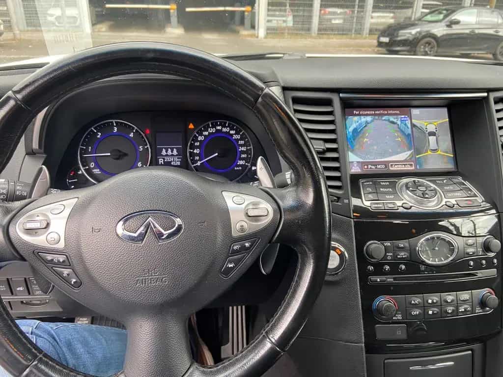 Infiniti QX70 3.0 d S  Vollaustattung 01/2016-photo-15