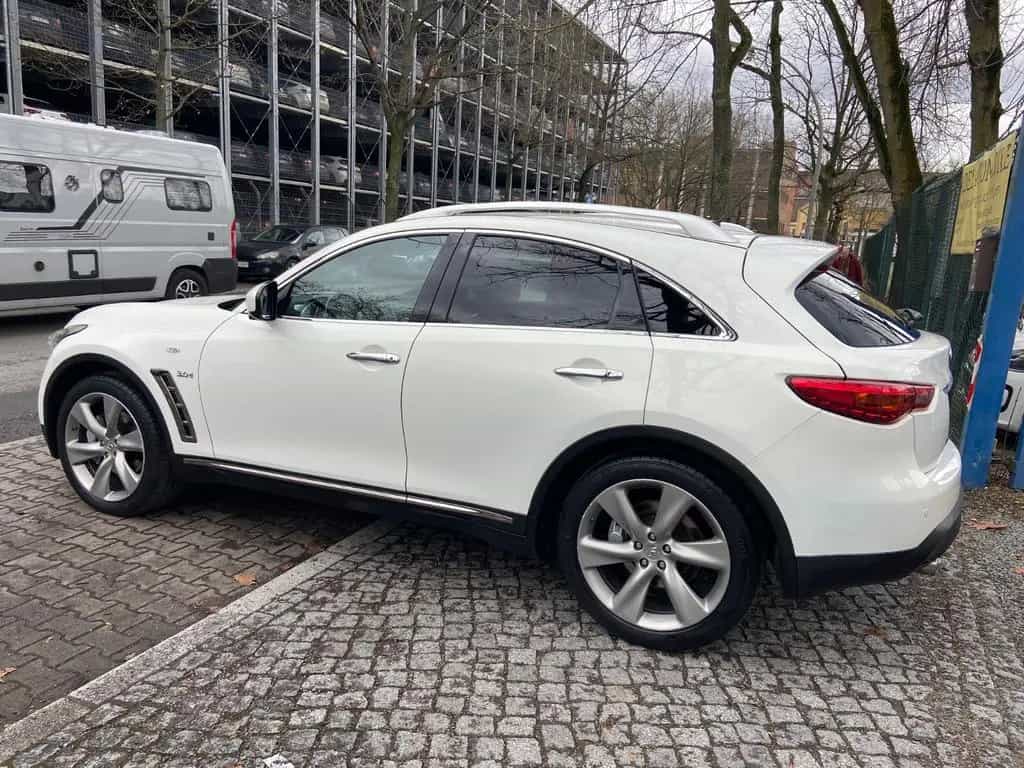Infiniti QX70 3.0 d S  Vollaustattung 01/2016-photo-4