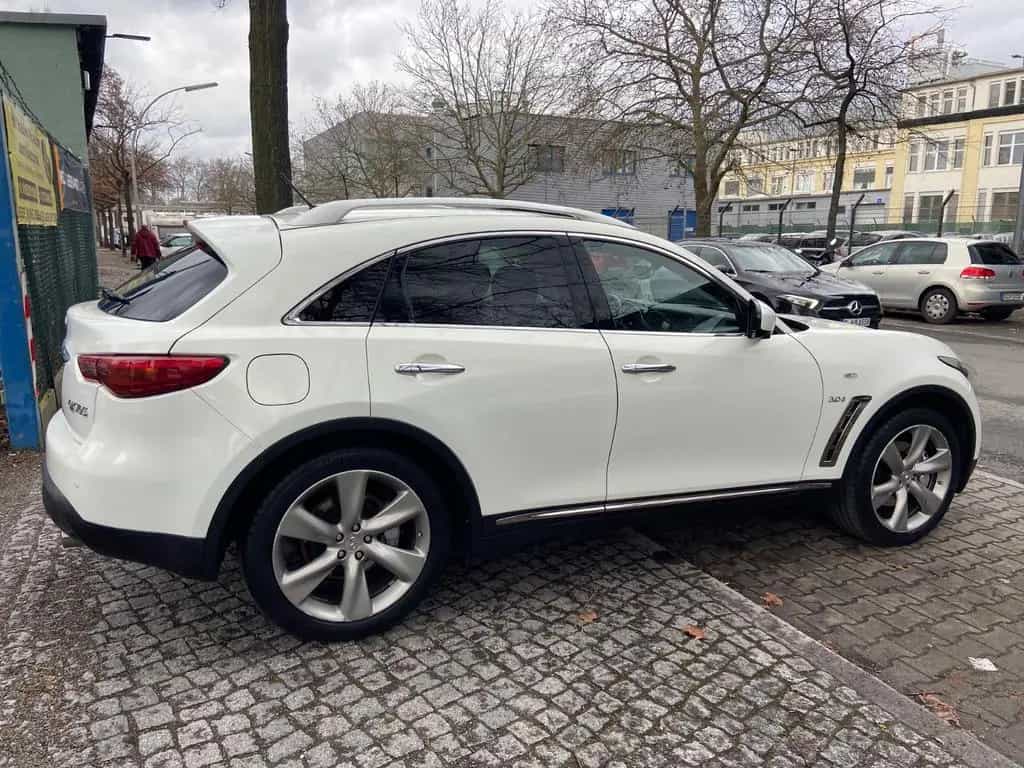 Infiniti QX70 3.0 d S  Vollaustattung 01/2016-photo-8