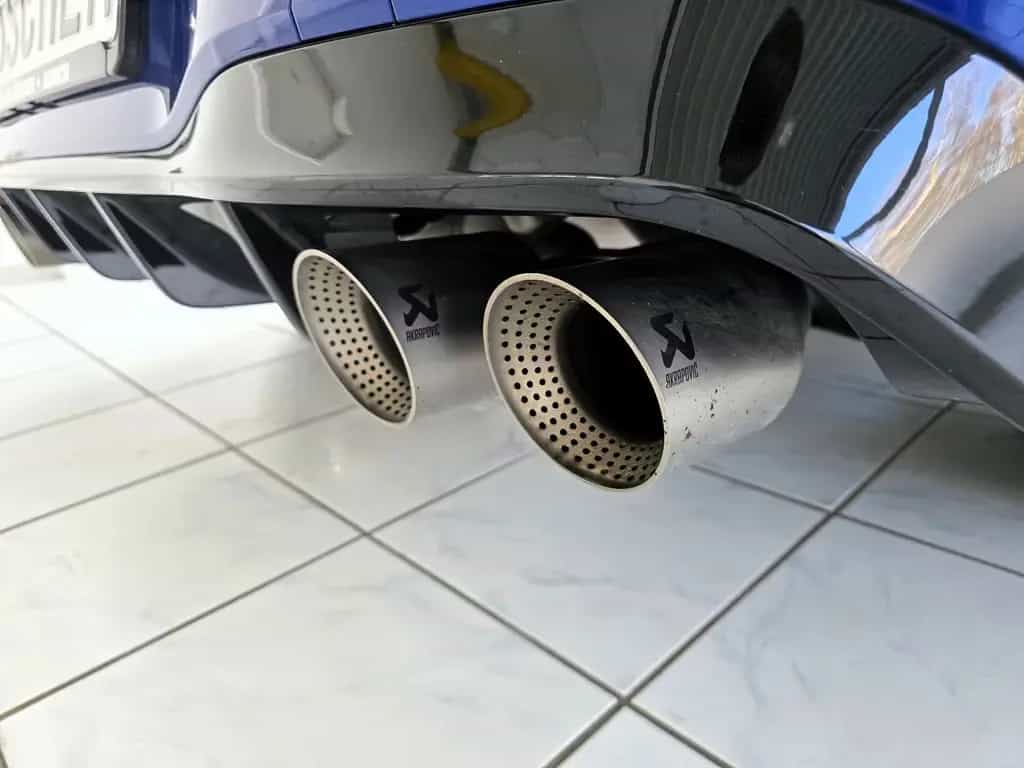 Volkswagen Golf VIII Limo R 4Motion Black Style Akrapovic 12/2023-photo-9