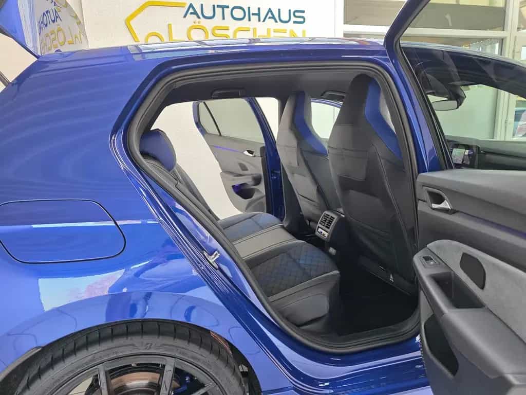 Volkswagen Golf VIII Limo R 4Motion Black Style Akrapovic 12/2023-photo-13