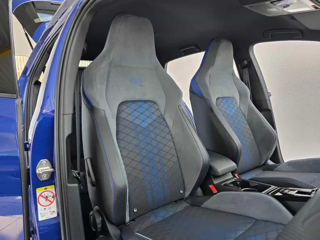 Volkswagen Golf VIII Limo R 4Motion Black Style Akrapovic 12/2023-photo-15