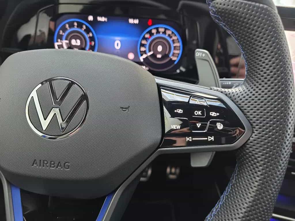 Volkswagen Golf VIII Limo R 4Motion Black Style Akrapovic 12/2023-photo-21